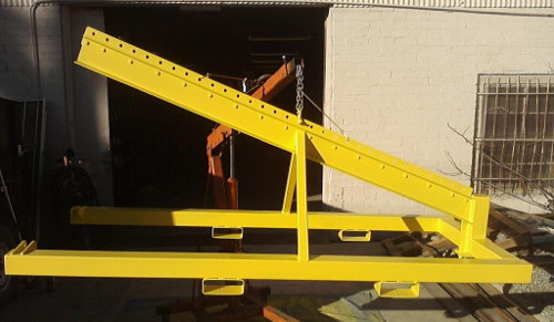 Tail section crane
